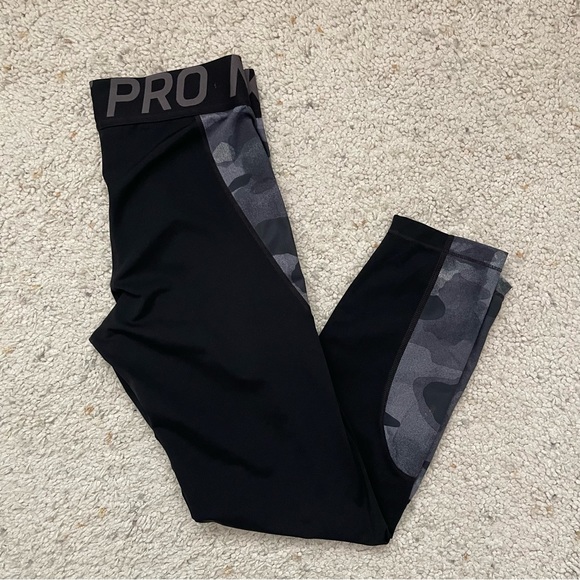 NIKE Dri-Fit Seamless Capr - Picture 4 of 4